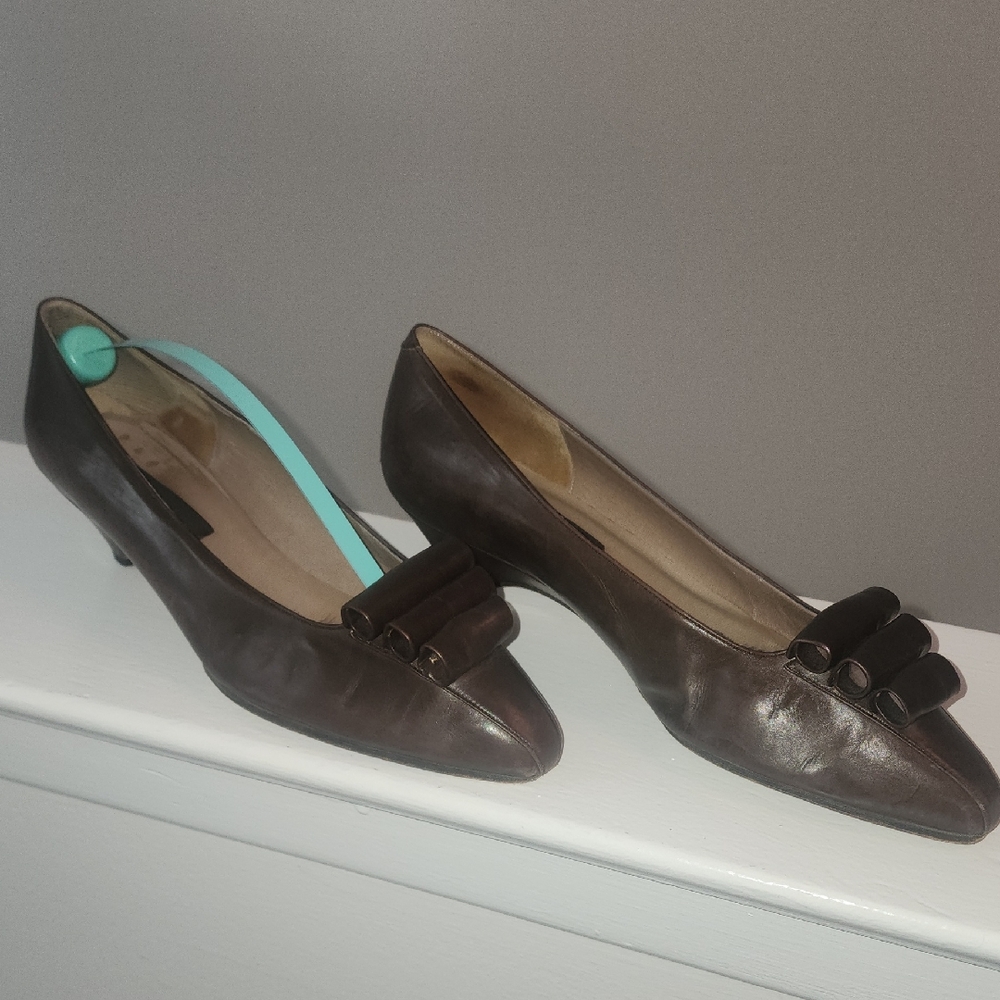 Sesto Meucci Dark Brown Heels with Bow Accent